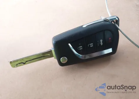 2020 Toyota Camry Le z USA, uszkodzony, nr VIN 4T1C11AK6LU876645